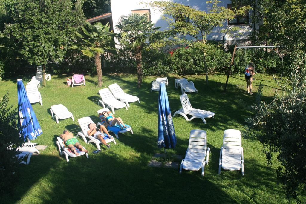 Residence Miralago Rooms & Apartments Manerba del Garda Eksteriør billede