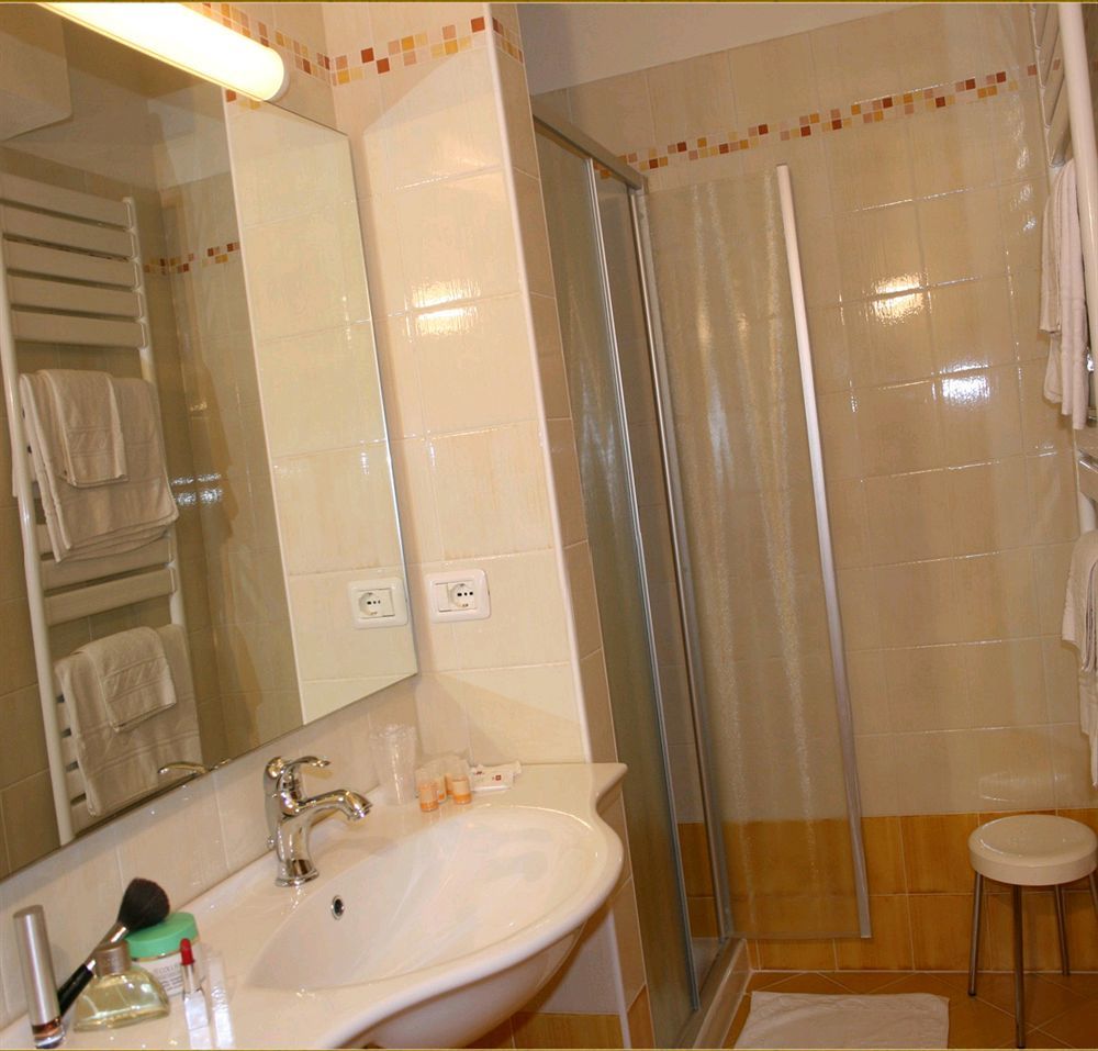 Residence Miralago Rooms & Apartments Manerba del Garda Eksteriør billede