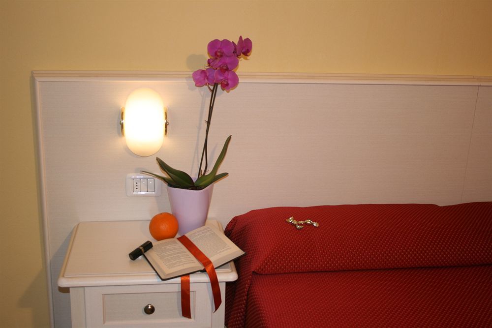 Residence Miralago Rooms & Apartments Manerba del Garda Eksteriør billede