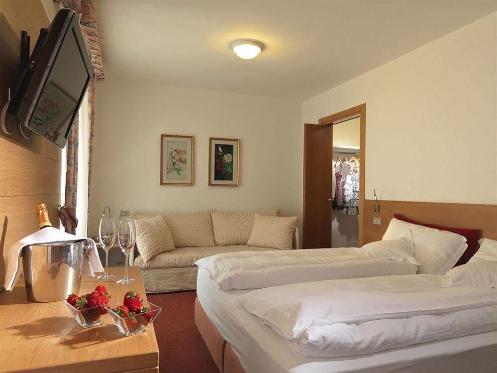 Residence Miralago Rooms & Apartments Manerba del Garda Eksteriør billede