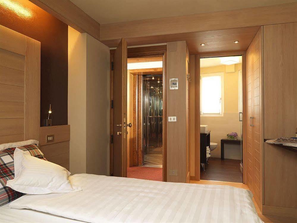 Residence Miralago Rooms & Apartments Manerba del Garda Eksteriør billede