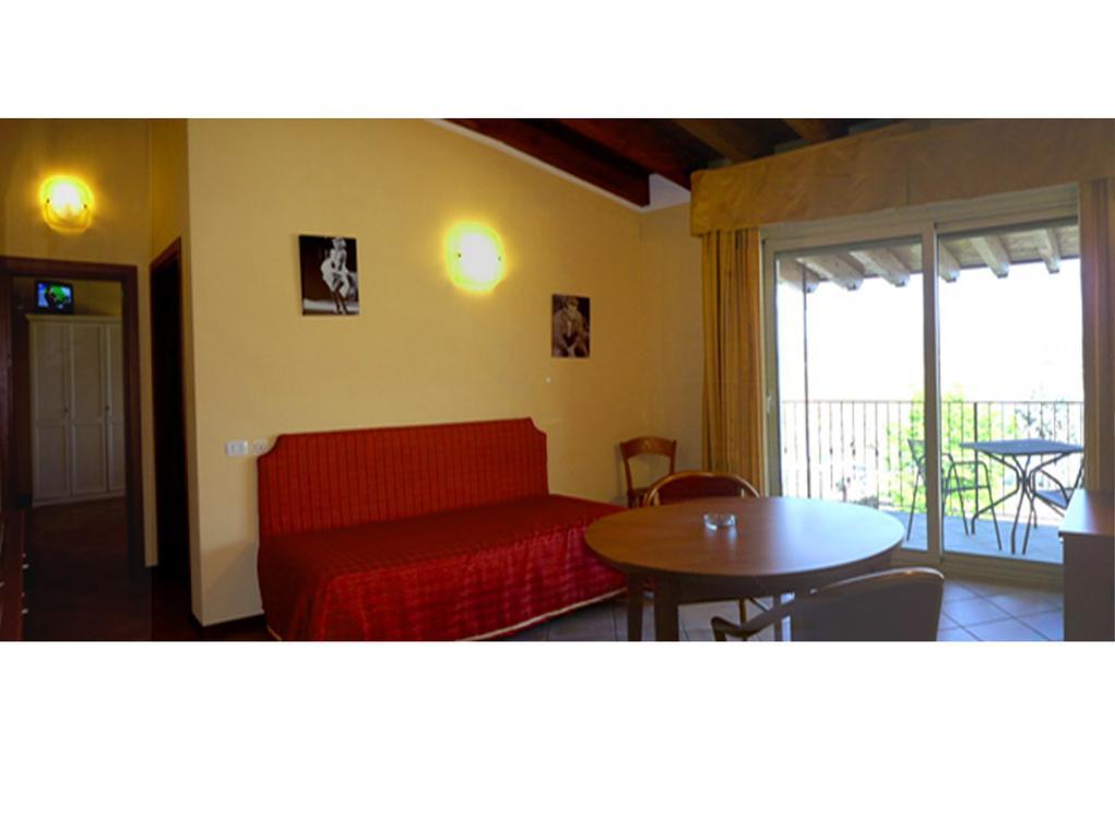 Residence Miralago Rooms & Apartments Manerba del Garda Eksteriør billede