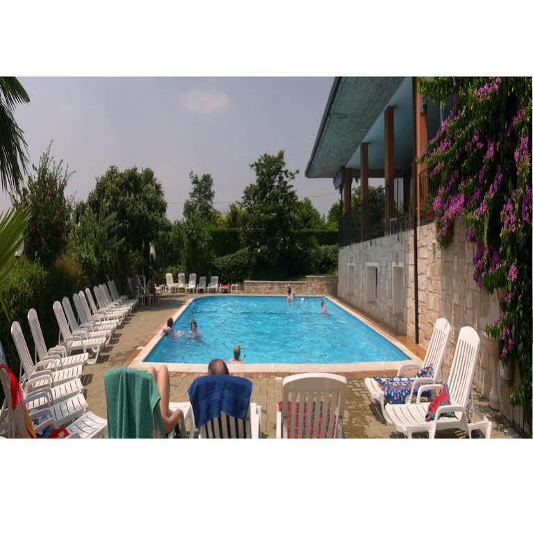 Residence Miralago Rooms & Apartments Manerba del Garda Eksteriør billede